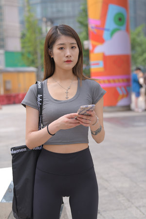 女人的战争之肮脏的交易现在观看