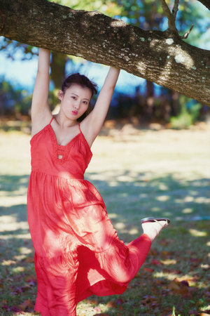 尿到B里用塞子堵住