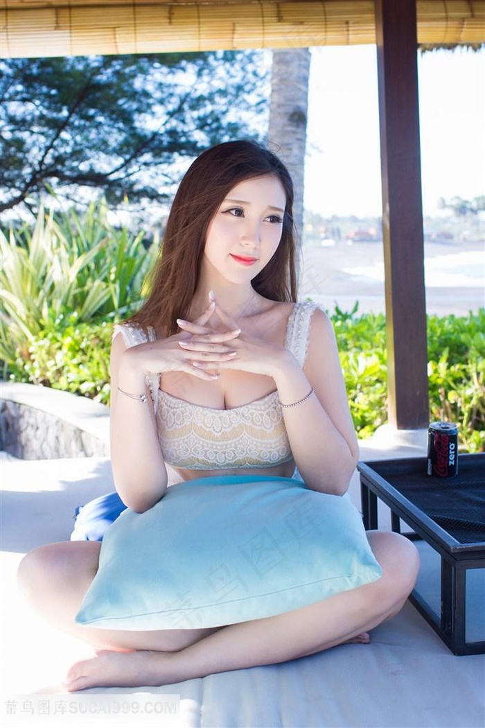 老首长玩小处雏苞的导演和主演