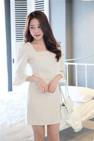 年轻的女教师6中文在线