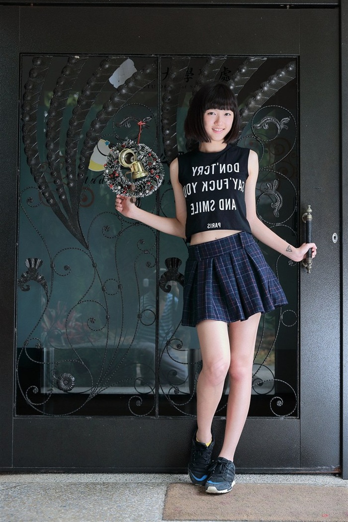 美女扒开尿囗让男人捅