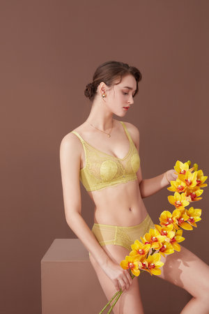 寂寞美丽的岳李雪梅顾小支